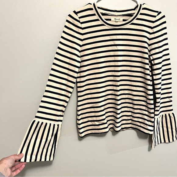 🍭 3/$20 Madewell black and white striped top with bell sleeves - Picture 5 of 13